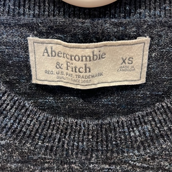 Men’s Abercrombie Heathered Blue Sweater XS hardly worn - Picture 3 of 4